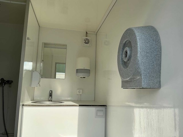 2018 easywagen 660 douchewagen met 3 doucheruimtes - afbeelding 37 van  62