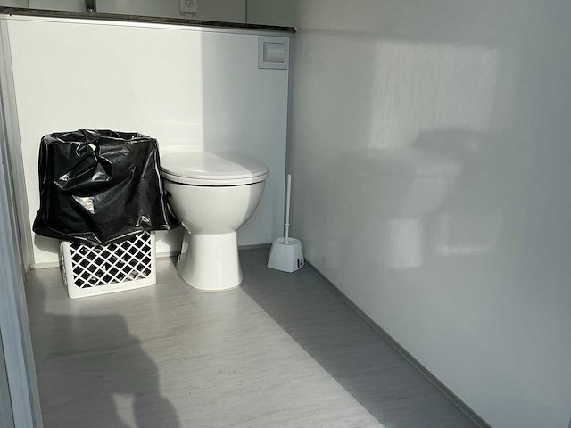 2018 easywagen 660 douchewagen met 3 doucheruimtes - afbeelding 41 van  62