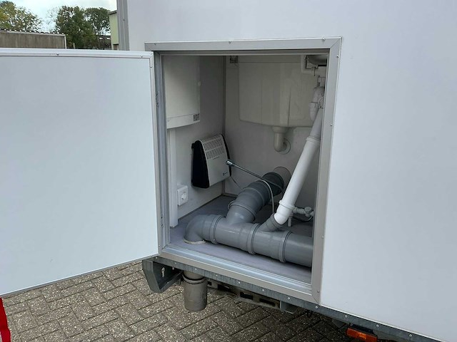 2018 easywagen 660 douchewagen met 3 doucheruimtes - afbeelding 47 van  62