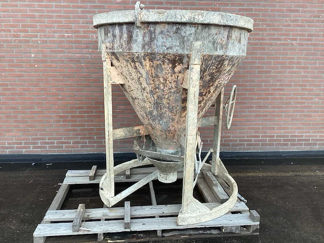 2018 eichinger 1000l betonkubel - afbeelding 1 van  4