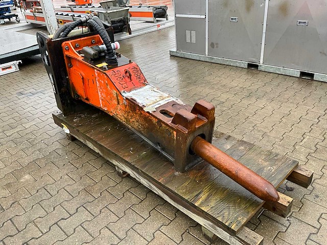 2018 epiroc / atlas copco mb 1000 hydraulische sloophamer - afbeelding 4 van  9
