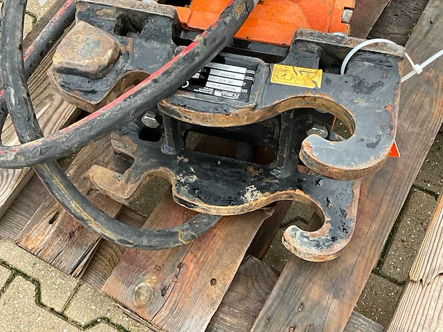 2018 epiroc / ksw sb 102 / hp ac2 hydraulische sloophamer - afbeelding 5 van  8