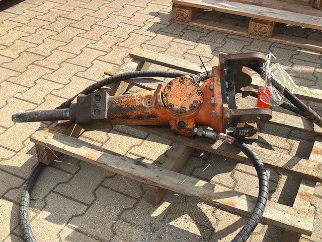 2018 epiroc sb102 hydraulische breekhamer - afbeelding 3 van  6