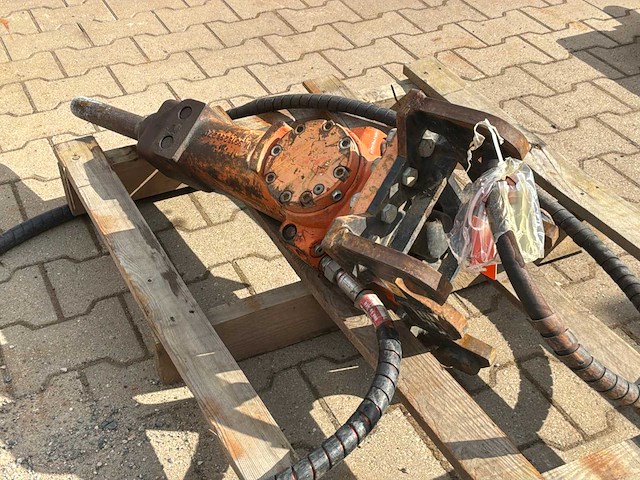 2018 epiroc sb102 hydraulische breekhamer - afbeelding 4 van  6