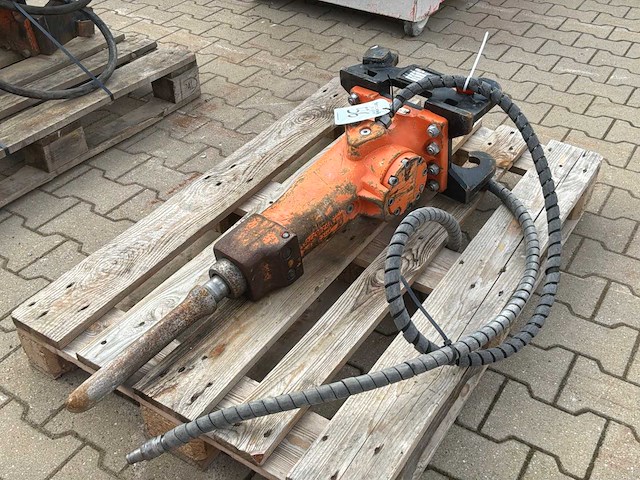 2018 epiroc sb102 hydraulische breekhamer - afbeelding 1 van  8