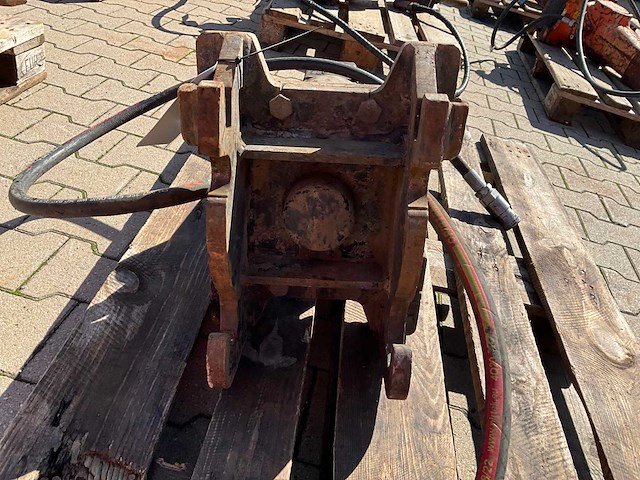 2018 epiroc sb152 hydraulische breekhamer - afbeelding 4 van  6