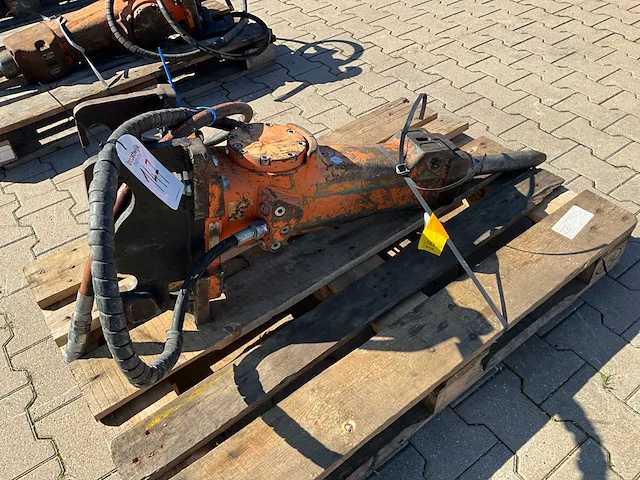 2018 epiroc sb152 hydraulische breekhamer - afbeelding 1 van  6