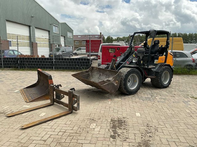 2018 giant v5003 x-tra hd 45+ shovel - afbeelding 1 van  45