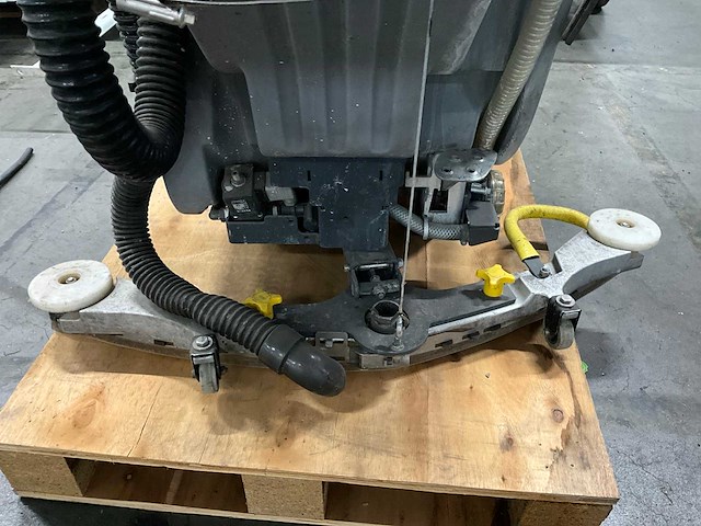 2018 hako scrubmaster b45 cl schrobzuigmachine - afbeelding 9 van  10