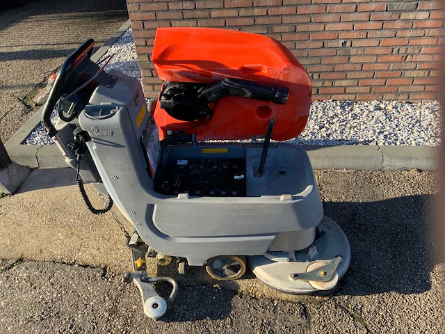 2018 hako scrubmaster b45cl zelfrijdende schrobmachine - afbeelding 14 van  18