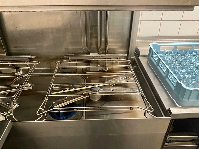2018 hobart premax aupt-10a vaatwasmachine met aan en afvoertafel - afbeelding 3 van  16