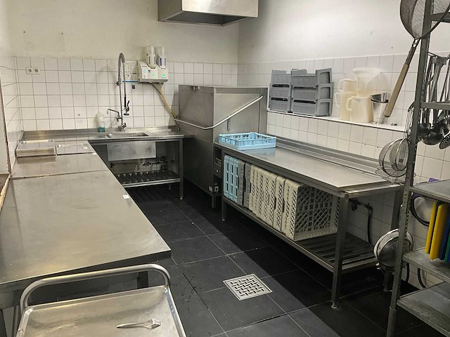 2018 hobart premax aupt-10a vaatwasmachine met aan en afvoertafel - afbeelding 1 van  16