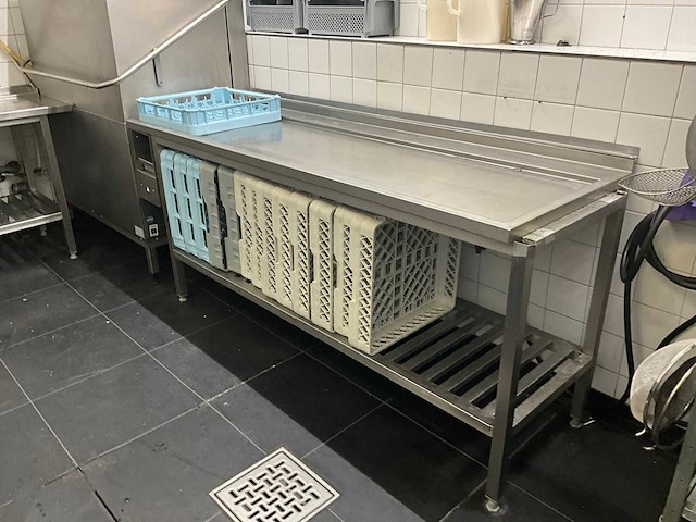 2018 hobart premax aupt-10a vaatwasmachine met aan en afvoertafel - afbeelding 9 van  16