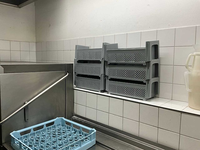 2018 hobart premax aupt-10a vaatwasmachine met aan en afvoertafel - afbeelding 10 van  16