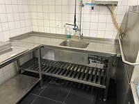2018 hobart premax aupt-10a vaatwasmachine met aan en afvoertafel - afbeelding 12 van  16