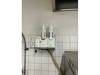 2018 hobart premax aupt-10a vaatwasmachine met aan en afvoertafel - afbeelding 14 van  16