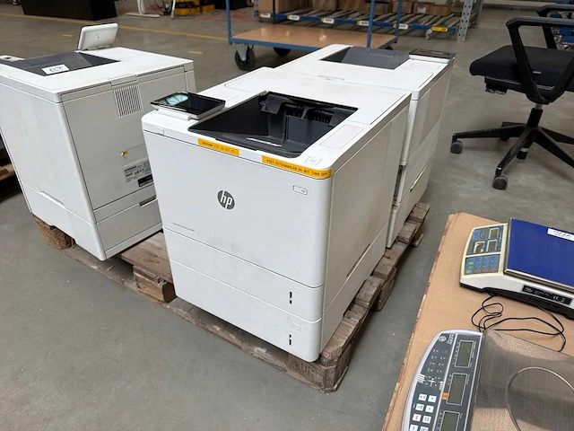 2018 hp m608 multifunctionele laserprinter (2x) - afbeelding 1 van  4