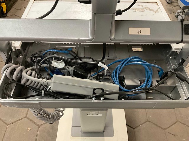 2018 humanscale hospital cart computer monitor - afbeelding 8 van  10
