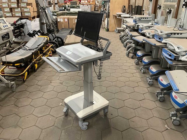 2018 humanscale hospital cart computer monitor - afbeelding 6 van  12