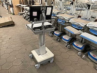 2018 humanscale hospital cart computer monitor - afbeelding 9 van  12