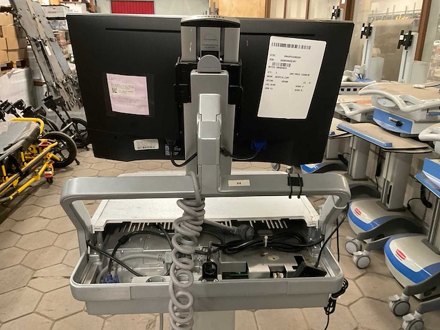 2018 humanscale hospital cart computer monitor - afbeelding 11 van  12
