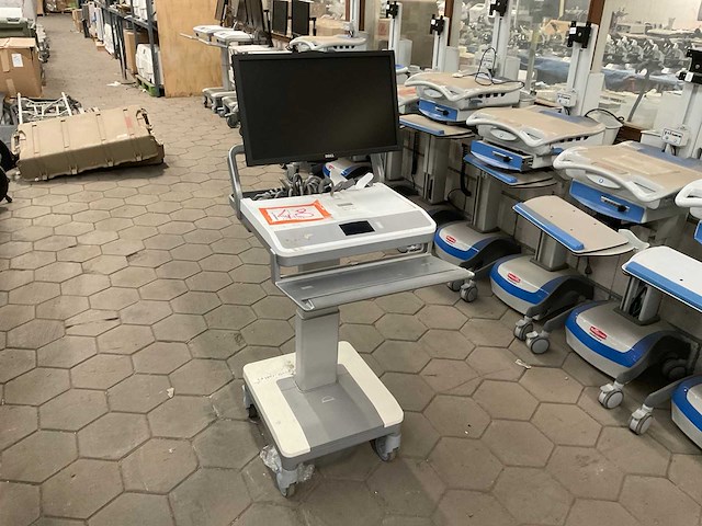 2018 humanscale hospital cart computer monitor - afbeelding 1 van  11