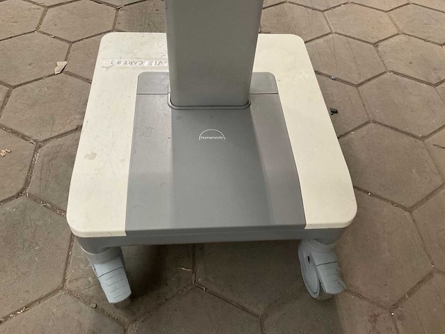 2018 humanscale hospital cart computer monitor - afbeelding 6 van  11