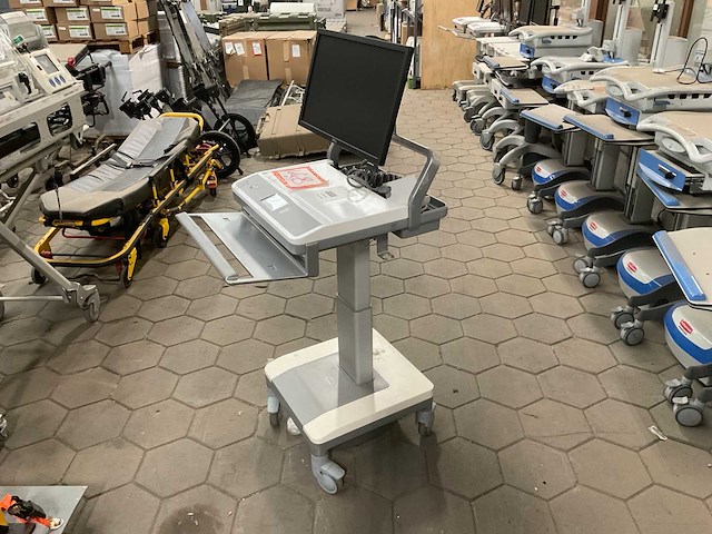 2018 humanscale hospital cart computer monitor - afbeelding 7 van  11