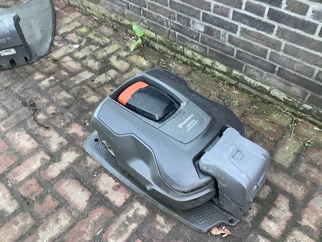 2018 husqvarna 315x robotmaaier - afbeelding 1 van  2