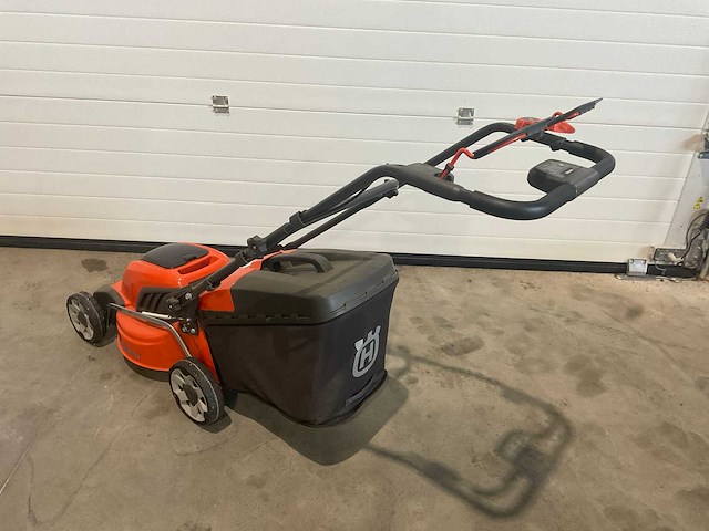 2018 husqvarna lc 141li accu grasmaaier, “body” - afbeelding 2 van  6