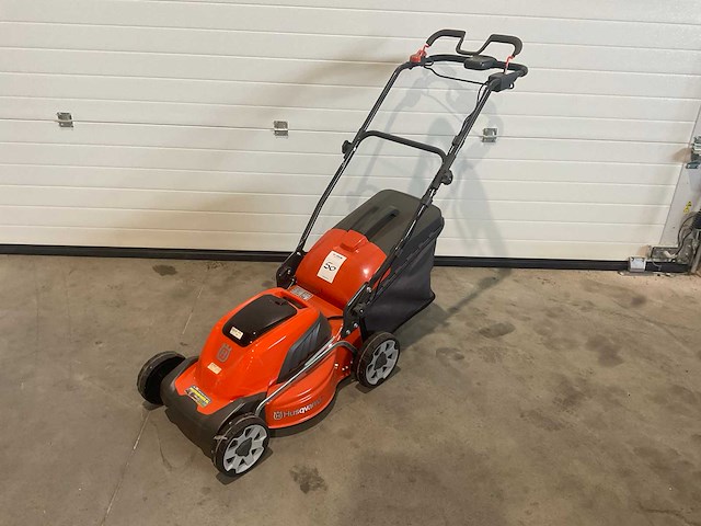 2018 husqvarna lc 141vli accu grasmaaier, “body” - afbeelding 1 van  6