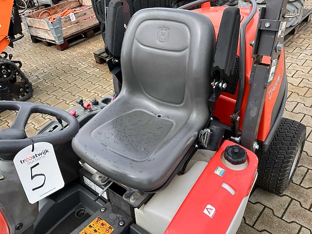 2018 husqvarna p524 gazonmaaier / zitmaaier - afbeelding 14 van  17