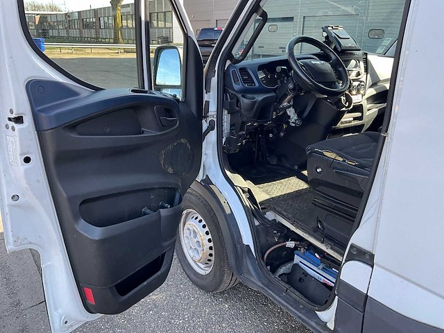 2018 iveco daily 35-160 bedrijfswagen vxh-80-t (schade voertuig) - afbeelding 8 van  35