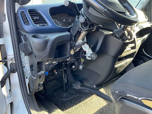 2018 iveco daily 35-160 bedrijfswagen vxh-80-t (schade voertuig) - afbeelding 12 van  35