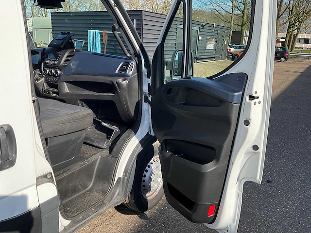 2018 iveco daily 35-160 bedrijfswagen vxh-80-t (schade voertuig) - afbeelding 17 van  35