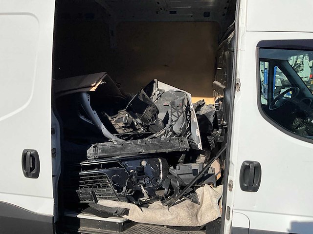 2018 iveco daily 35-160 bedrijfswagen vxh-80-t (schade voertuig) - afbeelding 35 van  35