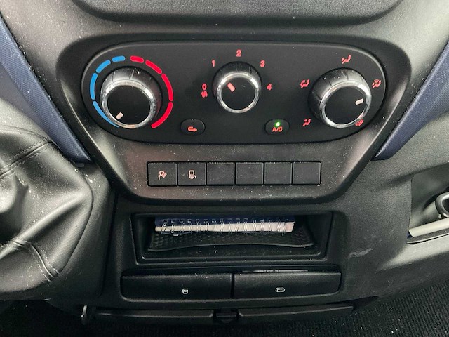 2018 iveco daily 35s12 - l1h2 - euro 6 - automaat - 2.3l - afbeelding 32 van  52