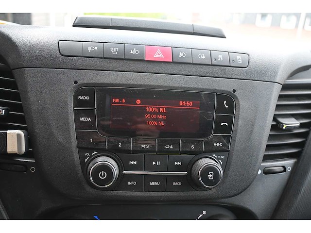2018 iveco daily 35s14v 2.3 352 h3 l bedrijfswagen - afbeelding 10 van  21