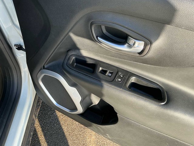 2018 jeep renegade 2.0 mj limited bedrijfswagen - afbeelding 22 van  50