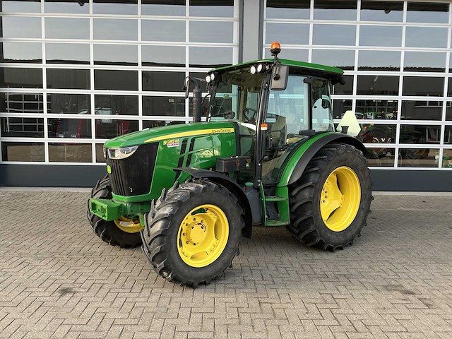 2018 john deere 5085m vierwielaangedreven landbouwtractor - afbeelding 1 van  15