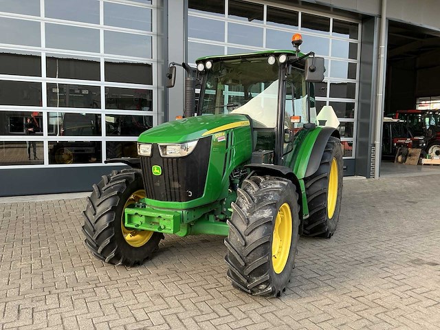 2018 john deere 5085m vierwielaangedreven landbouwtractor - afbeelding 7 van  15