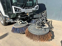 2018 johnston c401 cx straatveegmachine – 2.649 uur – euro 6 – 80 km/u – 4ws – 3 borstels - afbeelding 2 van  33
