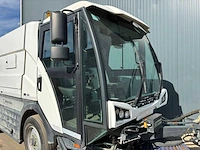 2018 johnston c401 cx straatveegmachine – 2.649 uur – euro 6 – 80 km/u – 4ws – 3 borstels - afbeelding 30 van  33