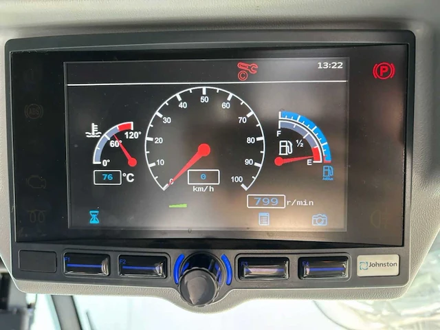 2018 johnston c401 cx straatveegmachine – 2.649 uur – euro 6 – 80 km/u – 4ws – 3 borstels - afbeelding 21 van  33