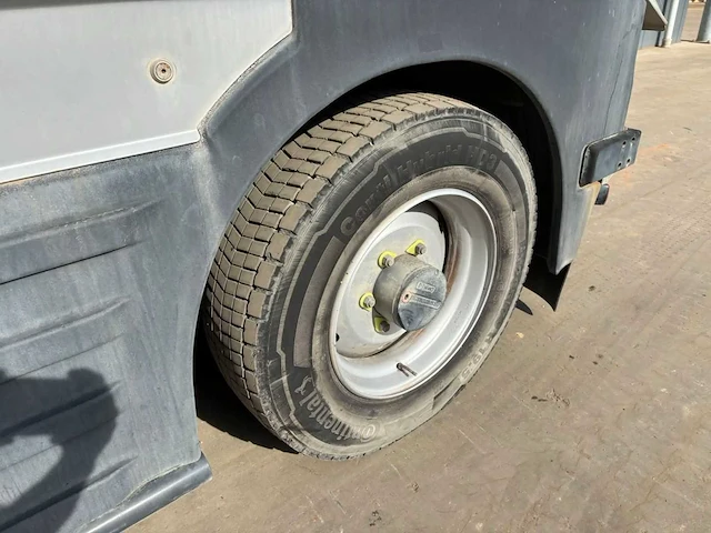 2018 johnston c401 cx straatveegmachine – 2.649 uur – euro 6 – 80 km/u – 4ws – 3 borstels - afbeelding 28 van  33