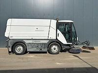 2018 johnston c401 cx straatveegmachine – 2.649 uur – euro 6 – 80 km/u – 4ws – 3 borstels - afbeelding 16 van  33