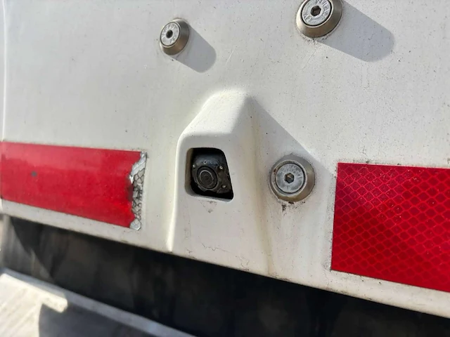 2018 johnston c401 cx straatveegmachine – 2.649 uur – euro 6 – 80 km/u – 4ws – 3 borstels - afbeelding 30 van  33