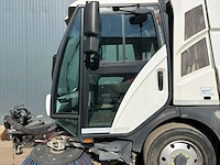 2018 johnston c401 cx straatveegmachine – 2.649 uur – euro 6 – 80 km/u – 4ws – 3 borstels - afbeelding 32 van  33