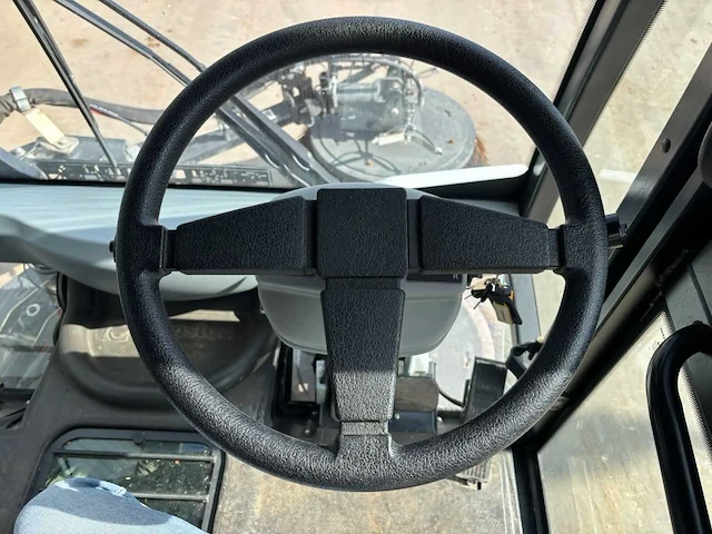 2018 johnston c401 cx straatveegmachine – 2.649 uur – euro 6 – 80 km/u – 4ws – 3 borstels - afbeelding 3 van  33