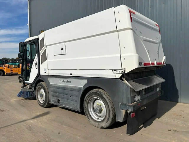 2018 johnston c401 cx straatveegmachine – 2.649 uur – euro 6 – 80 km/u – 4ws – 3 borstels - afbeelding 5 van  33